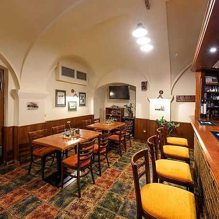 Restaurace A Penzion U Palecku Skuteč Exterior foto